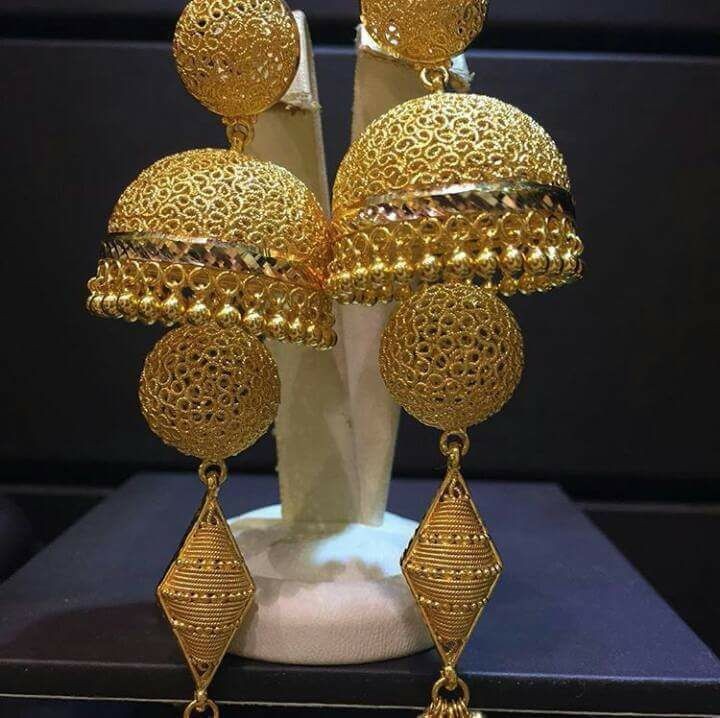 Stylish gold sales jhumka design